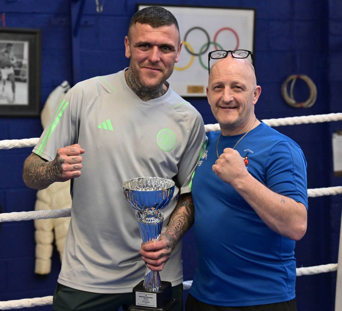 Former Olympian Paul Buttimer presenting the Brendan Mooney trophy to Boxer Of The Tournament to John Sheehan of Golden Gloves BC. Picture: Doug Minihane Former Olympian Paul Buttimer presenting the Brendan Mooney trophy to Boxer Of The Tournament to John Sheehan of Golden Gloves BC. Picture: Doug Minihane