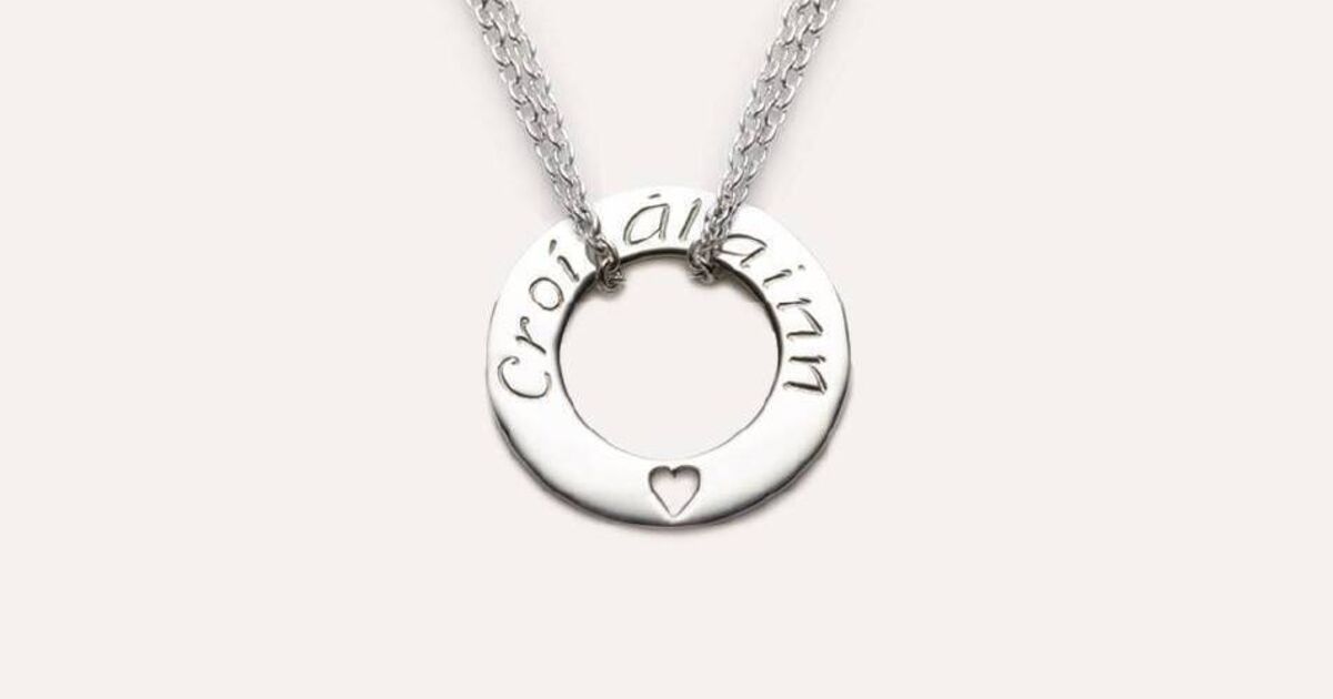 Schull-based jeweller launches special necklace to support heart care - Vimarsana News