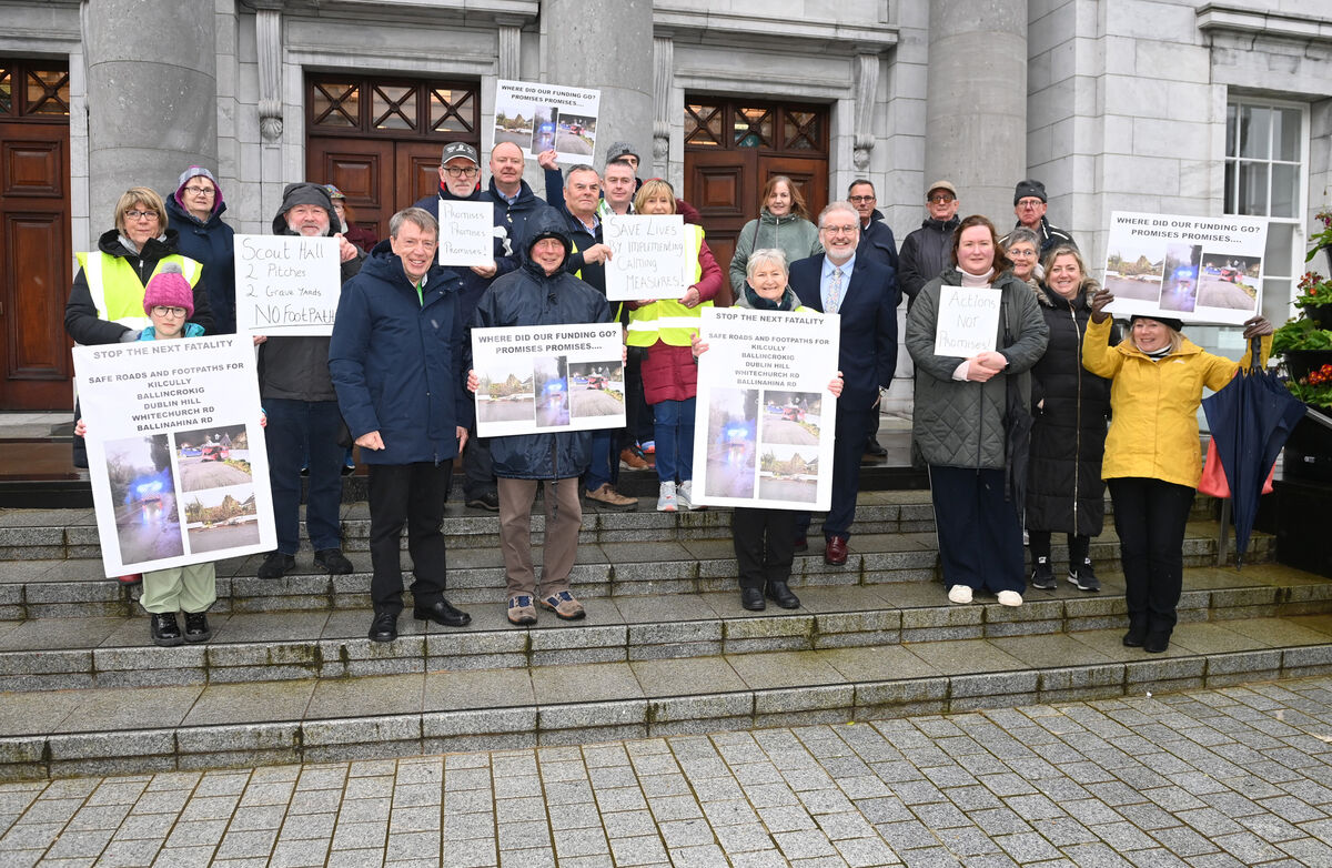 Kilcully and Ballincrokig Residents Association holding a protest outside City Hall to campaign for pedestrian improvement works and traffic calming measures in the area. Picture; Eddie O'Hare