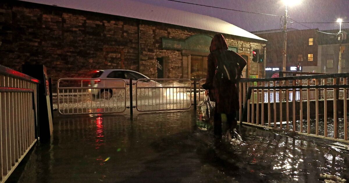 Flooding likely in Cork city due to 'very high spring tides' - Vimarsana News