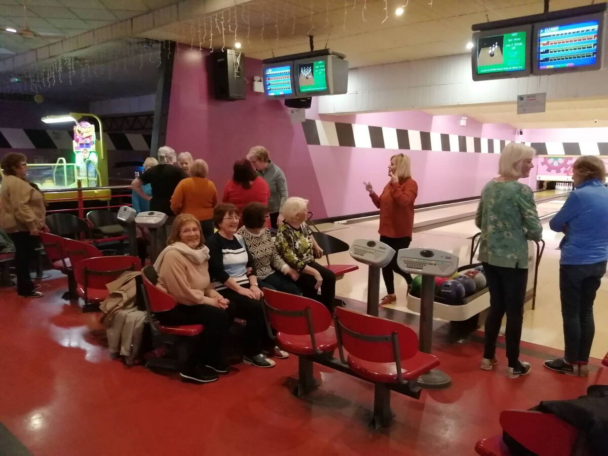 Some of women from the Mayfield Women’s Shed Group who recently attended the Lesure Plex for a game of indoor bowling. The group was supported by the Keep Mayfield Clean Group. 