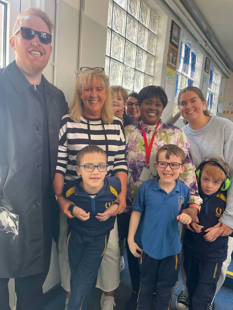Gavin James surprises pupils at Scoil Iosagain Farranree for secret concert. Pic: Jim O'Connell Gavin James surprises pupils at Scoil Iosagain Farranree for secret concert. Pic: Jim O'Connell