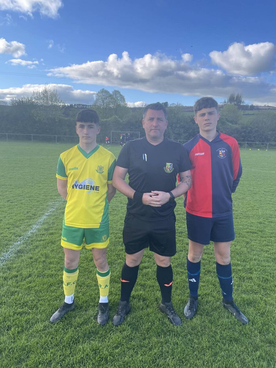 Rockmount captain Conor O’Mallane, referee Dave Finnegan and Lakewood Athletic captain Daniel Kirstein before their U17 League 1 encounter at the Lakewood Sports Complex last Wednesday night. Rockmount captain Conor O’Mallane, referee Dave Finnegan and Lakewood Athletic captain Daniel Kirstein before their U17 League 1 encounter at the Lakewood Sports Complex last Wednesday night.