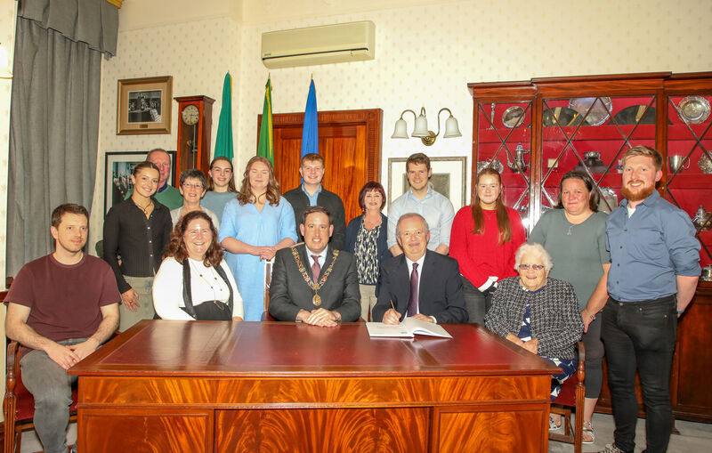 Members of the Minihane family at a reception hosted by the Lord Mayor of Cork, Cllr. Kieran McCarthy at the City Hall, Cork to honour  photographer Denis Minihane for their contribution to the city for the past 45 years. - Picture: David Creedon