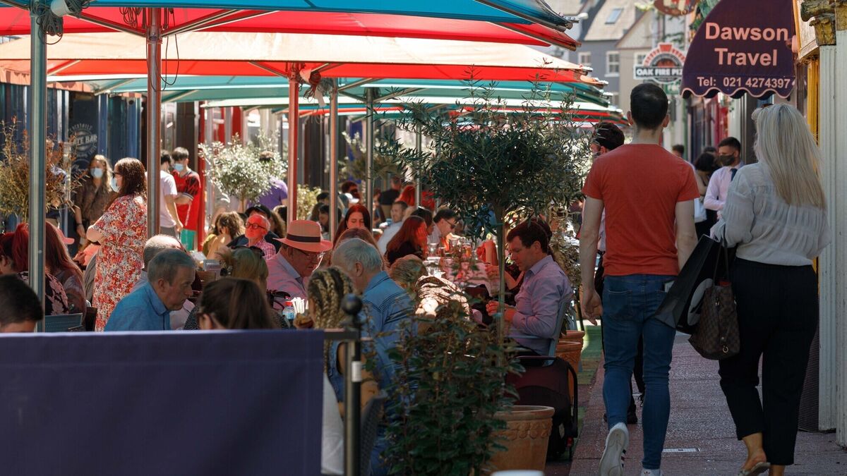 Street-furniture fee waiver ‘a drop in ocean of costs’ for the hospitality sector, says Cork restaurateur