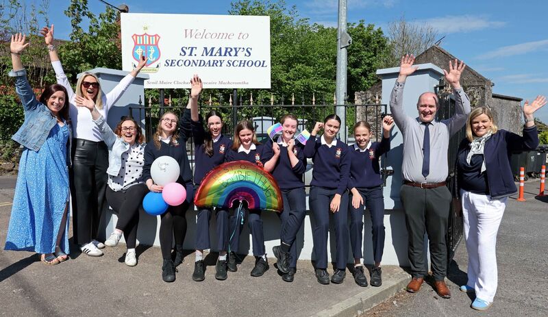  Aoife Donovan, Arleen O'Donoghue, Eibhlin Watkins, all teachers, pupils Wiktoria Sanetra, Romy Murphy, Grace Nash, Ellen Murphy, Grace Duarte, Roisin Ni Liathain, Stephen McLaughlin, principal and Jennifer Murnane, teacher.Picture: Jim Coughlan.