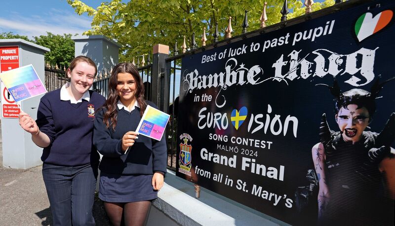  Bambie Thug Super Fans, Ellen Murphy, 3rd year and Aimee Twomey, 6th year.Picture: Jim Coughlan.