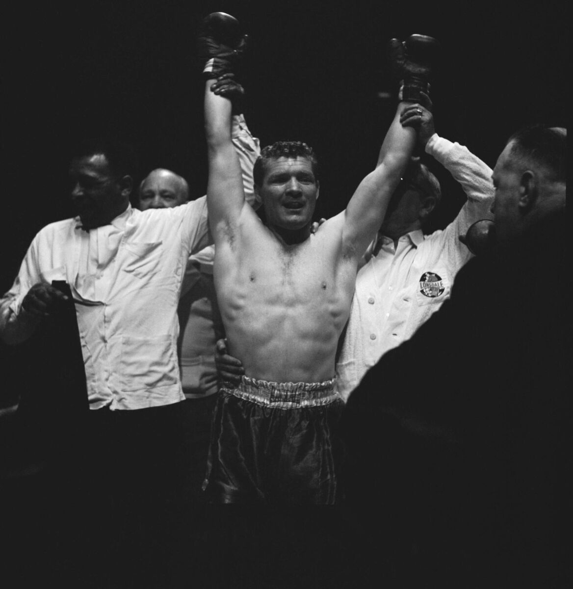 Irish-born British boxer Mick Leahy (1935 - 2010) becomes British Champion after defeating Middleweight champion George Aldridge in Nottingham, UK, 28th May 1963. (Photo by Daily Express/Hulton Archive/Getty Images)