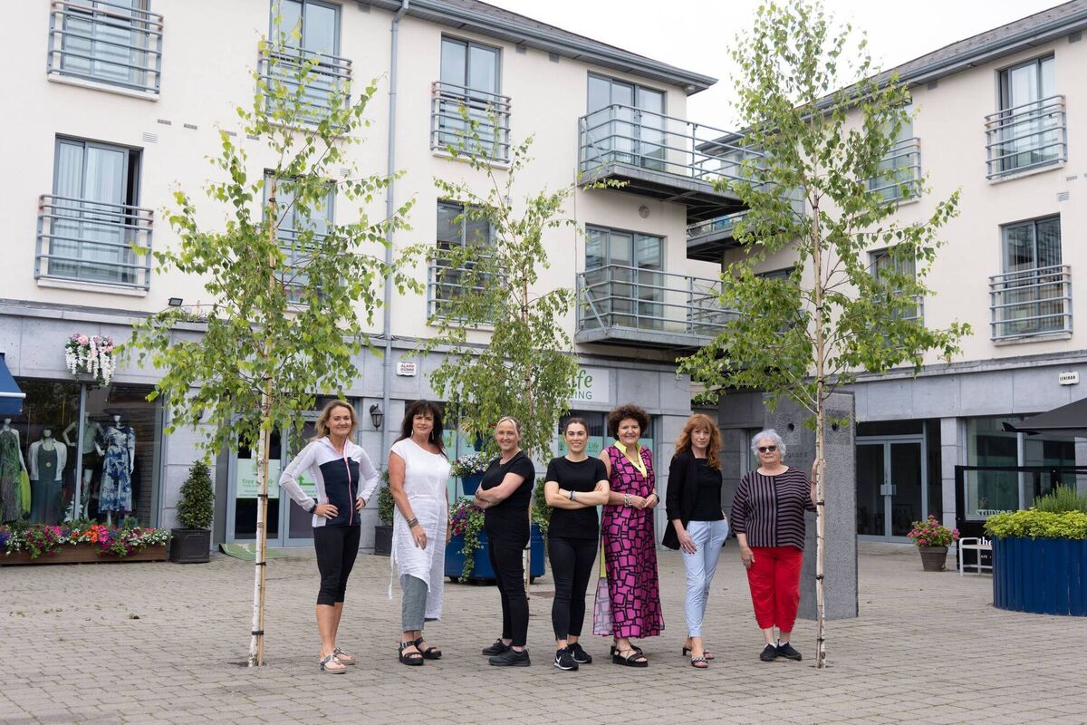 Coach Horse Square Traders Eileen Ryall, Tree of Life Yoga and Well-being, Ann O’Driscoll, L’Atelier, Murdina Hickey and Bronagh McSweeney, The Granary, Catherine McIlvenna, Scarlett, Jean Smith, JC Barbers and Sheila Hennessey, Susan Herlihy Ceramics. Picture: Darragh Kane