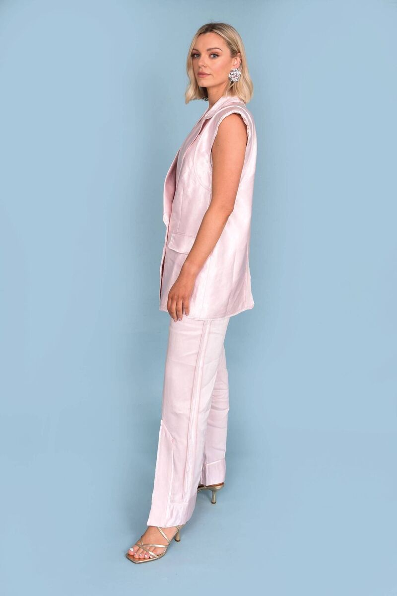 One of the outfits available to rent from Best Kept Secret, modelled by Emma Hennessy. One of the outfits available to rent from Best Kept Secret, modelled by Emma Hennessy.