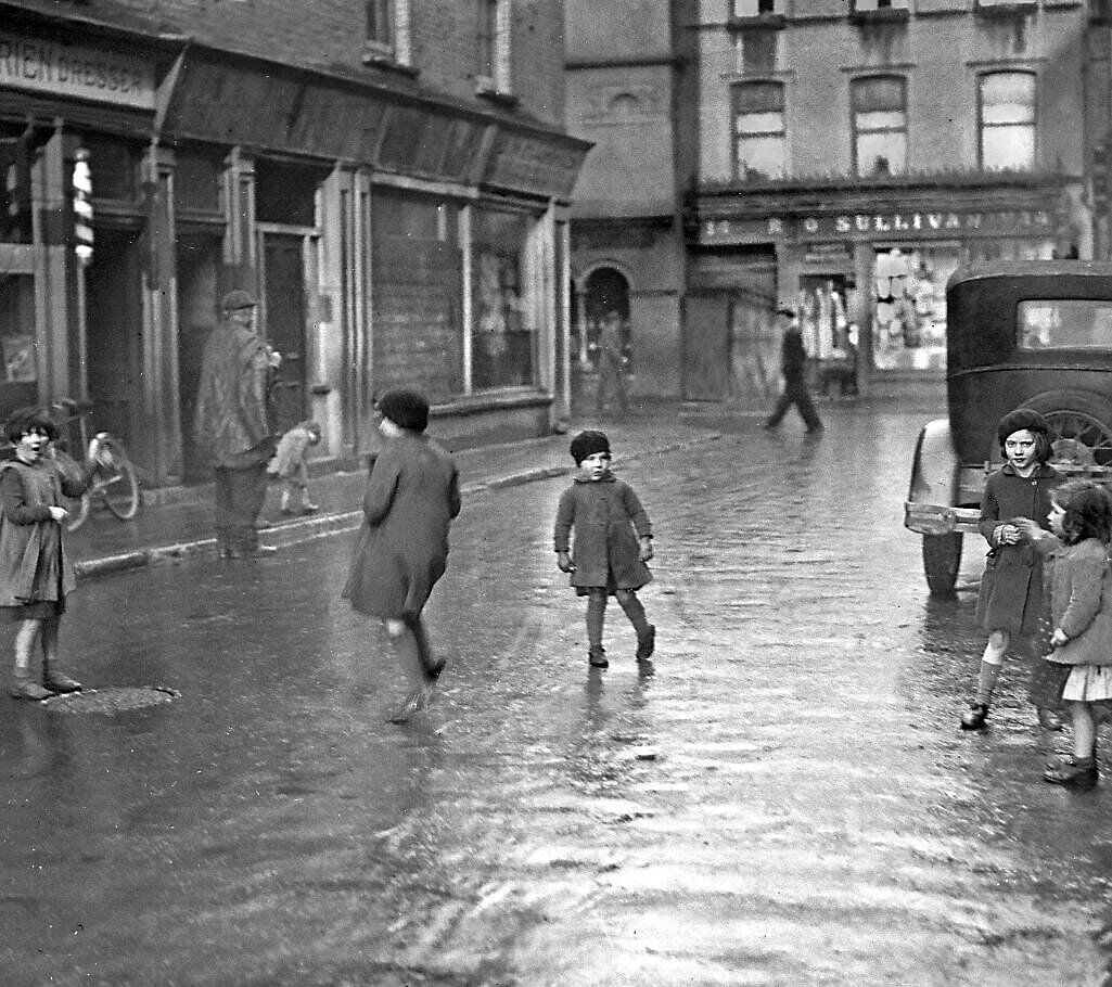 Children from the Marsh area of Cork city playing with a skipping rope on Adelaide Street in February, 1937. There were lots of songs that accompanied skipping games Children from the Marsh area of Cork city playing with a skipping rope on Adelaide Street in February, 1937. There were lots of songs that accompanied skipping games