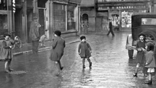 <p>After we ran this photo of children playing with a skipping rope on Adelaide Street, Cork city, in 1937, last week in Throwback Thursday, a reader got in touch to name some of the businesses seen here.</p>