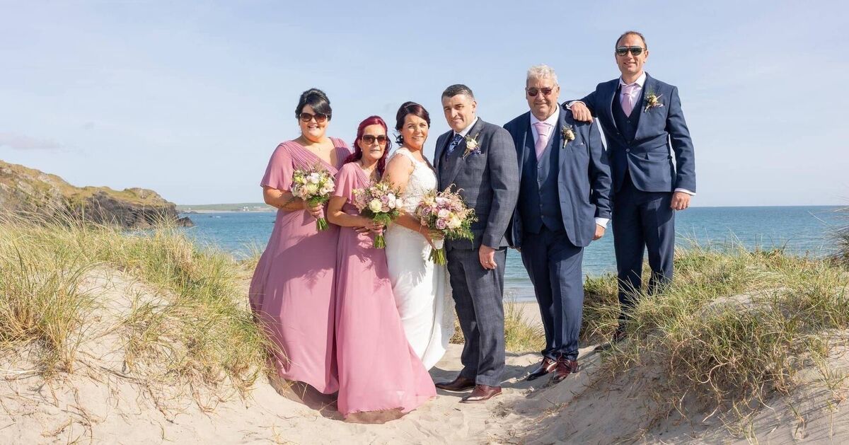 The couple with Maid of honour Michelle Hayes, bridesmaid Sandra Murphy, best man Finbarr McCarthy and groomsman Padraig McCarthy. The couple with Maid of honour Michelle Hayes, bridesmaid Sandra Murphy, best man Finbarr McCarthy and groomsman Padraig McCarthy.