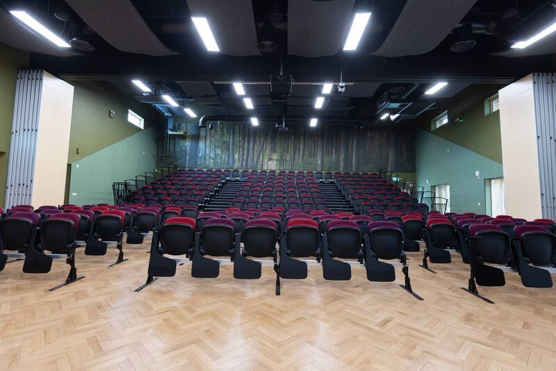ECHO FEATURES The 265-seater Auditorium at the €5.5 million state-of-the-art Education, Conservation and Research Center (ECRC) at Fota Wildlife Park. 