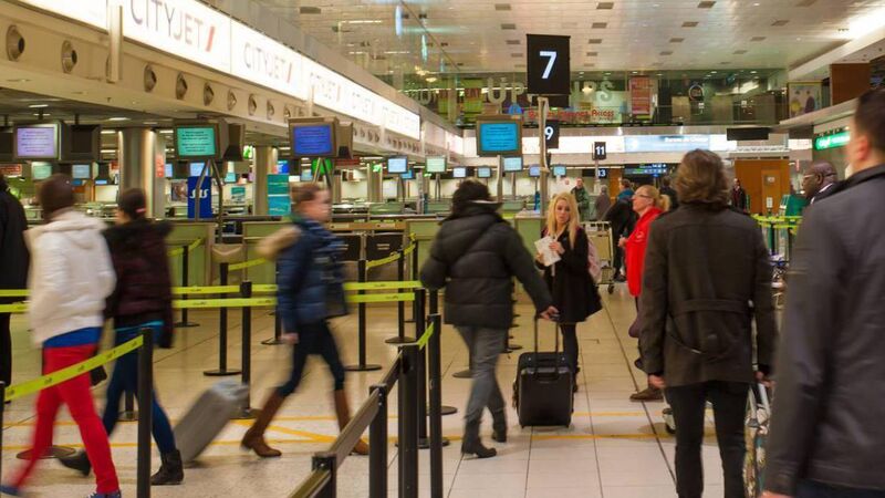 Banning alcohol at airports may clip the wings of unruly flyers Banning alcohol at airports may clip the wings of unruly flyers