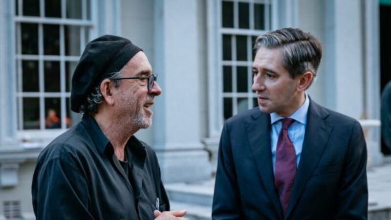 Taoiseach meets Hollywood director Tim Burton on set of Netflix show filmed in Ireland Taoiseach meets Hollywood director Tim Burton on set of Netflix show filmed in Ireland