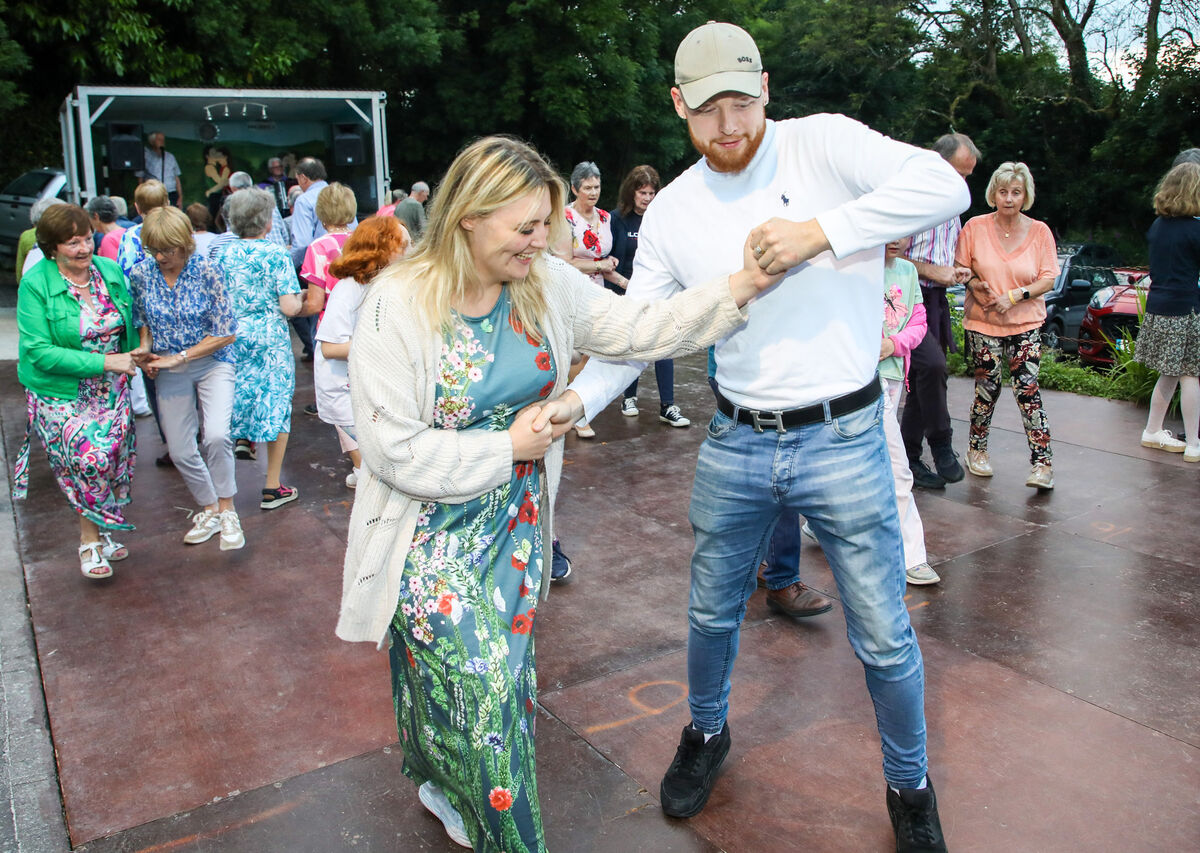 Kate Hickey and Albie Lyons from Bweeng doing 'Shoe the Donkey' during Dancing at the Crossroads in Laharn Cross, Co. Cork. Picture: David Creedon Kate Hickey and Albie Lyons from Bweeng doing 'Shoe the Donkey' during Dancing at the Crossroads in Laharn Cross, Co. Cork. Picture: David Creedon