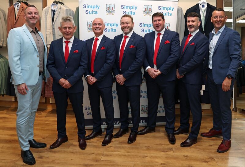 Andrew Rea (left) and Conor Mullane (right) of Simply Suits with members of the 1999 Cork team and management, Ted Owens, Seánie McGrath, Fergal Ryan, Mark Landers and Dónal Óg Cusack, suited up for next Sunday's All-Ireland final. Picture: Jim Coughlan Andrew Rea (left) and Conor Mullane (right) of Simply Suits with members of the 1999 Cork team and management, Ted Owens, Seánie McGrath, Fergal Ryan, Mark Landers and Dónal Óg Cusack, suited up for next Sunday's All-Ireland final. Picture: Jim Coughlan