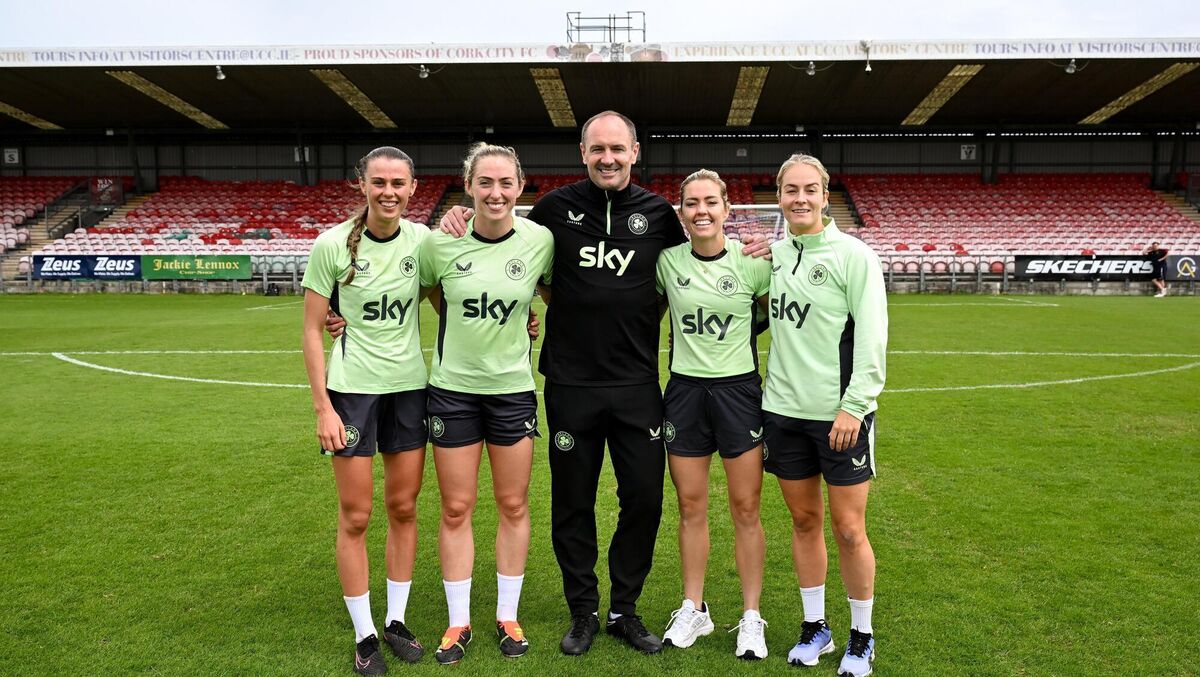Assistant coach Colin Healy with players, from left, Eva Mangan, Megan Connolly, Denise O'Sullivan and Lily Agg, all from Cork, after a Republic of Ireland women's training session at Turner's Cross in Cork Photo by Stephen McCarthy/Sportsfile