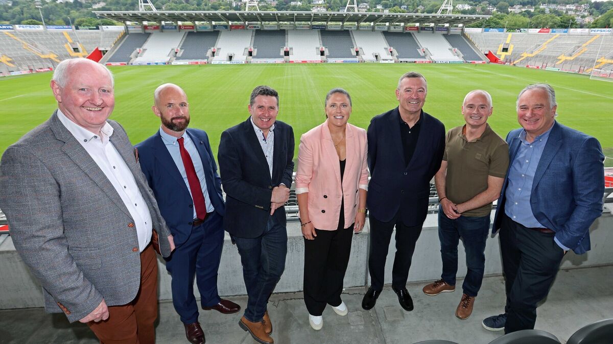 Pat Horgan and Kevin O'Donovan, Cork GAA, Jonathan Healy, and Leeside legends Gemma O'Connor, Jimmy Barry-Murphy, Seanie McGrath and Tomás Mulcahy, at SuperValu Páirc Uí Chaoimh. Picture: Jim Coughlan.