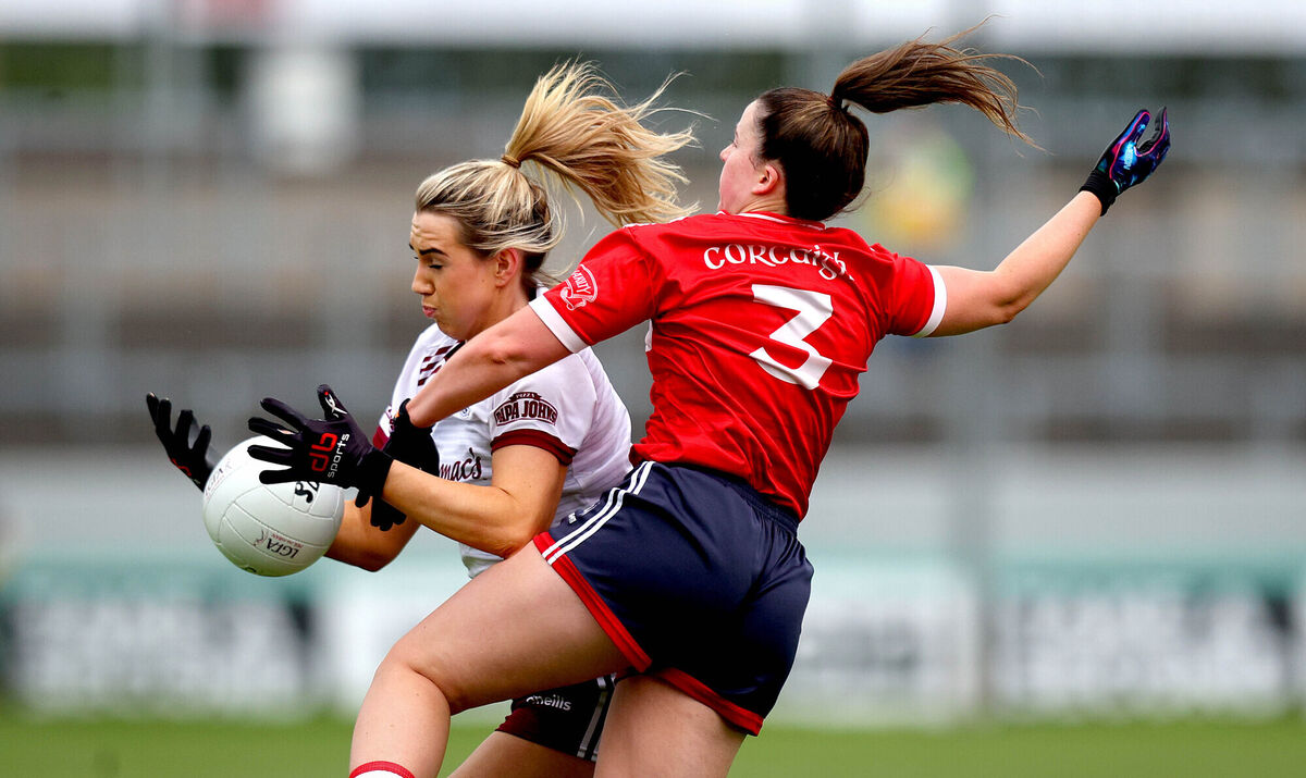Cork’s Shauna Kelly tackles Ailish Morrissey of Galway. Picture: INPHO/Ryan Byrne Cork’s Shauna Kelly tackles Ailish Morrissey of Galway. Picture: INPHO/Ryan Byrne