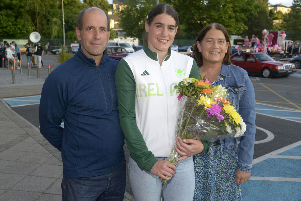Nicola Tuthill at the Bailiú na Banndan Festival fancy dress parade as grand marshal, with her parents Colette and Norman. Picture: Denis Boyle Nicola Tuthill at the Bailiú na Banndan Festival fancy dress parade as grand marshal, with her parents Colette and Norman. Picture: Denis Boyle