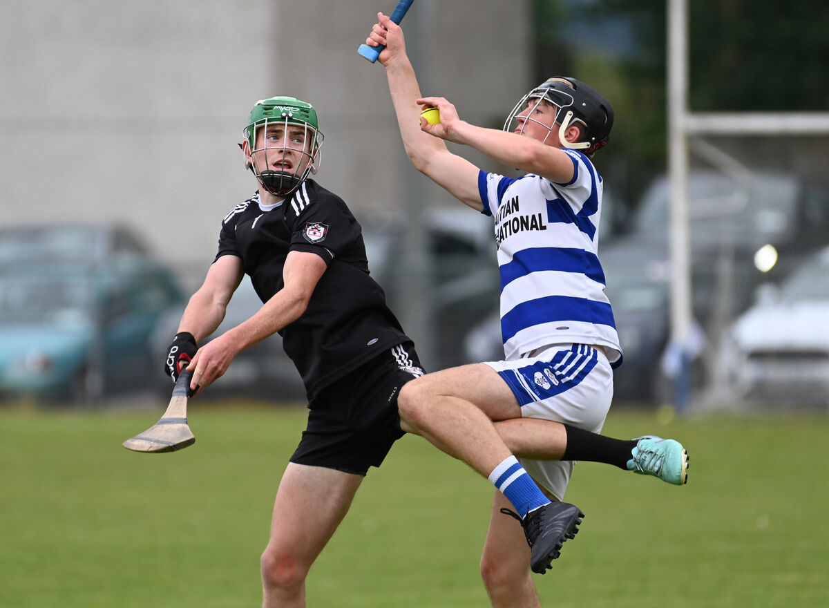 Inniscarra's Jack O'Mahony wins the sliotar from Midleton's Tomas Dunlea during the Premier 1 MHC, round 1 at Ballyanley. Picture: Eddie O'Hare