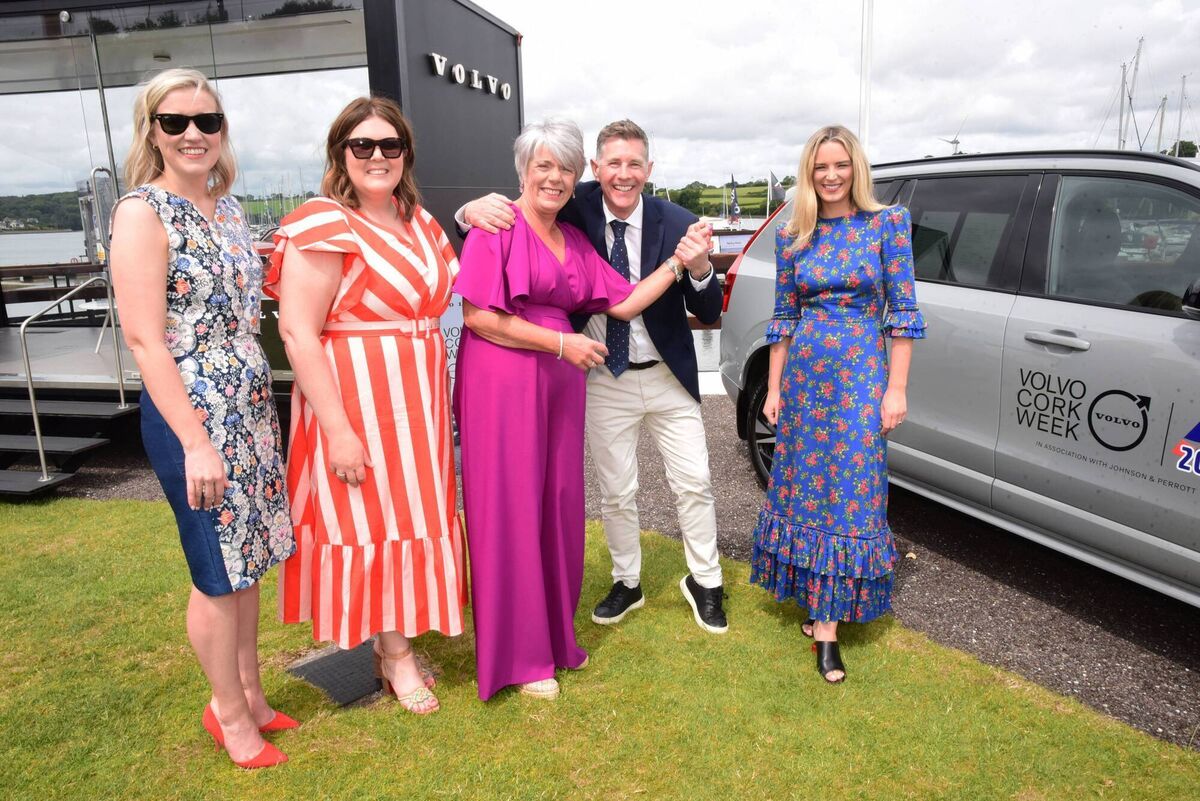 Maria McEnery: Volvo Marketing; Orlagh Ní Chorcoráin: head of marketing, Volvo; Annamarie Fegan: Admiral, RCYC, with Dermot Bannon & Suzie McAdam: Volvo ambassadors, at the Volvo Cork Week Ladies Day, RCYC, in aid of Crosshaven RNLI,. Picture: Siobhán Russell. Maria McEnery: Volvo Marketing; Orlagh Ní Chorcoráin: head of marketing, Volvo; Annamarie Fegan: Admiral, RCYC, with Dermot Bannon & Suzie McAdam: Volvo ambassadors, at the Volvo Cork Week Ladies Day, RCYC, in aid of Crosshaven RNLI,. Picture: Siobhán Russell.