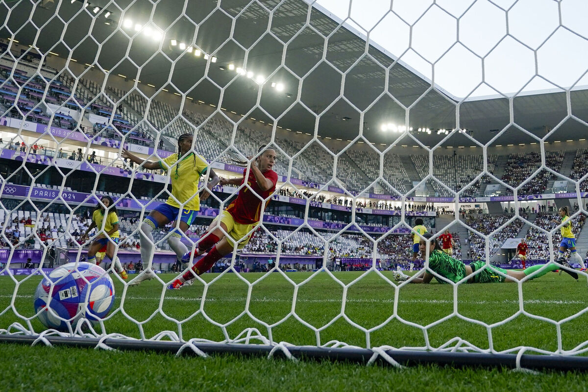 Spain's Athenea Del Castillo (7) celebrates scoring her side's opening goal in the women's Group C soccer match against Brazil at Bordeaux Stadium. Picture:AP Photo/Moises Castillo Spain's Athenea Del Castillo (7) celebrates scoring her side's opening goal in the women's Group C soccer match against Brazil at Bordeaux Stadium. Picture:AP Photo/Moises Castillo