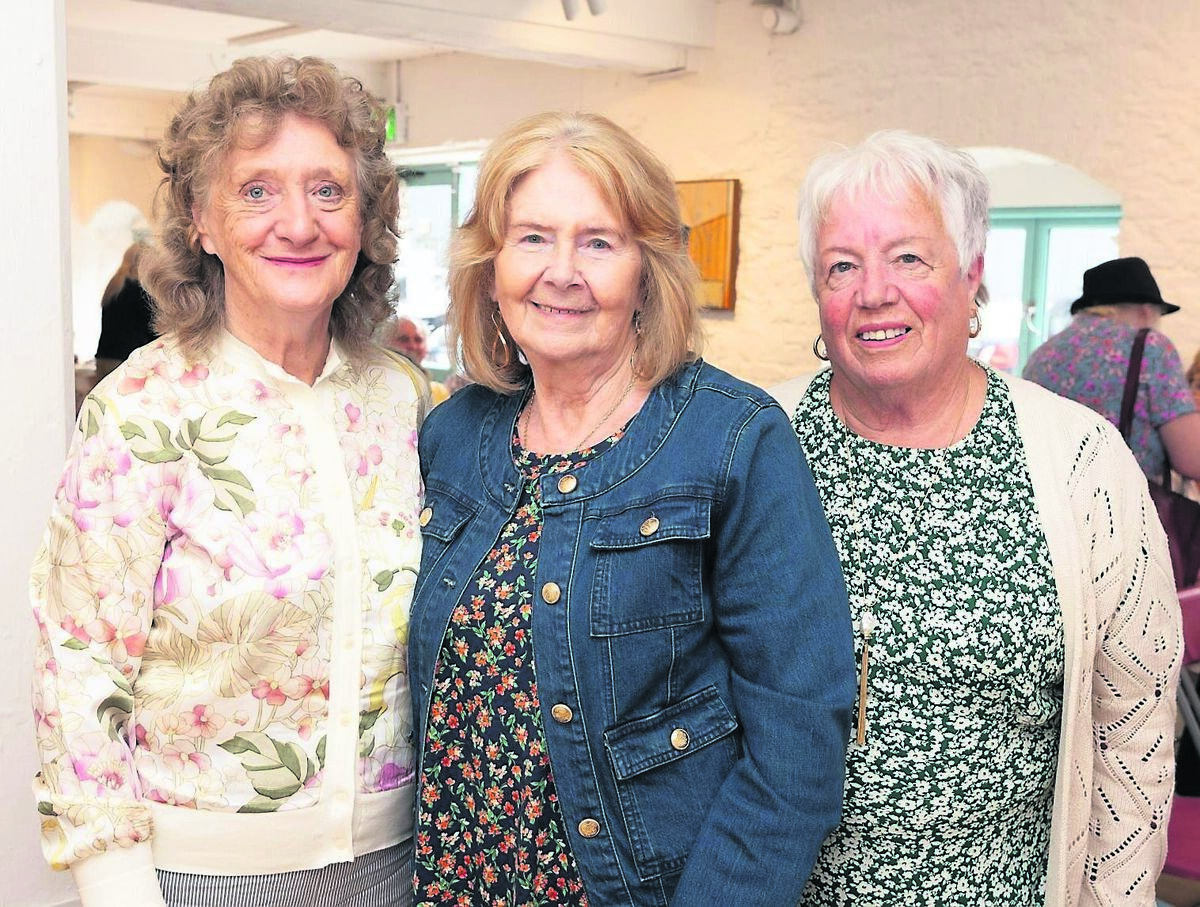 Martina Bandbury, Wilton; Eileen Twomey, Bishopstown, and Ann Harte, Curraheen, at the Cultural Companions “Narratives Unfolded” workshop series showcase at the Lavit Gallery. Picture: Darragh Kane
Martina Bandbury, Wilton; Eileen Twomey, Bishopstown, and Ann Harte, Curraheen, at the Cultural Companions “Narratives Unfolded” workshop series showcase at the Lavit Gallery. Picture: Darragh Kane