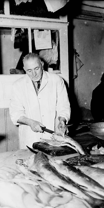 A fish auction at the English Market in 1961. The food is a “spectacular” attraction, says Regina Sexton A fish auction at the English Market in 1961. The food is a “spectacular” attraction, says Regina Sexton