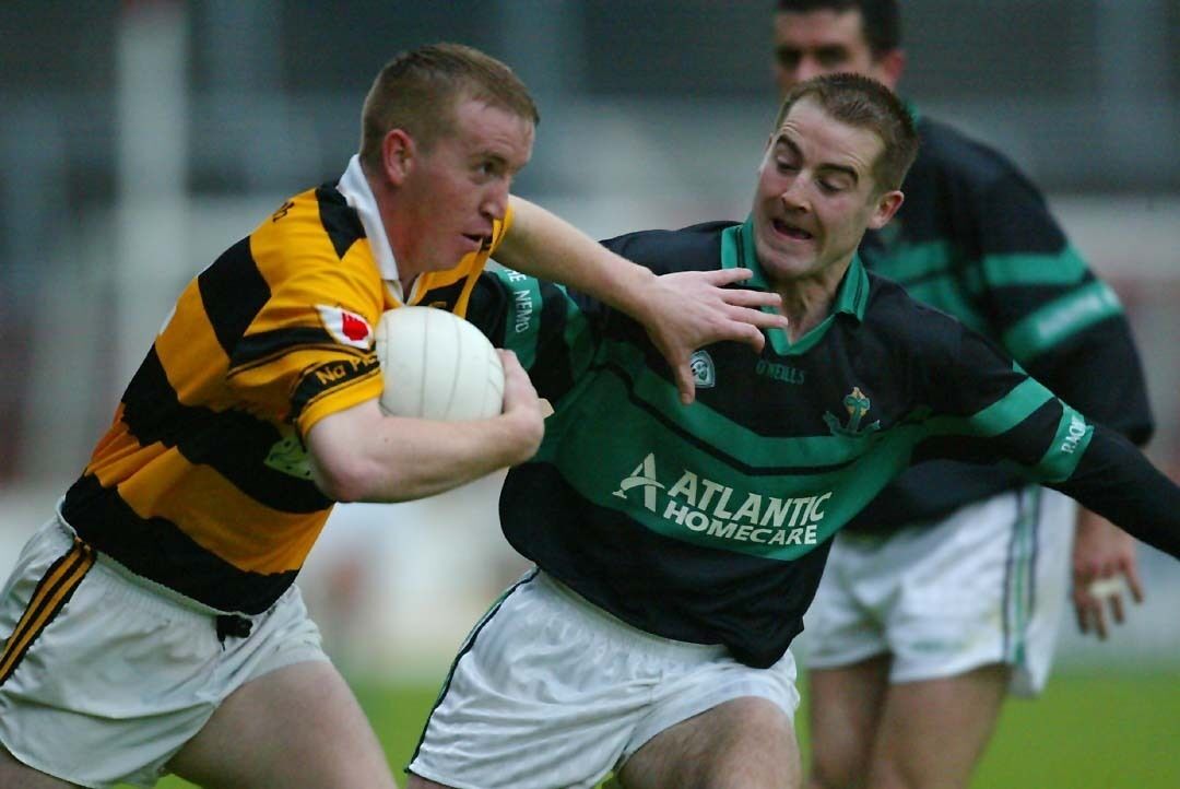 Cork SFC Nemo Rangers v's Na Piarsaigh  Nemo's Niall Geary, Na Piarsaigh's Colin O'SullivanCork SFC Nemo Rangers v Na Piarsaigh 03