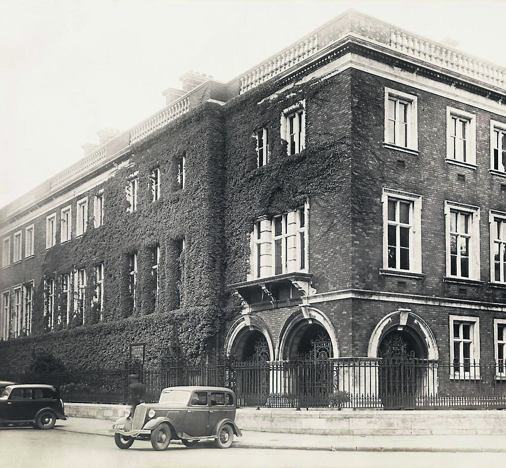 Exterior of Crawford Municipal School of Art around 1935 Exterior of Crawford Municipal School of Art around 1935