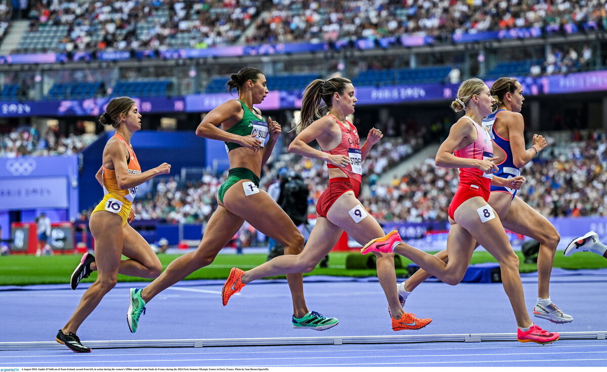 Sophie O’Sullivan of Team Ireland, second from left, in action during the women's 1500m round 1 at the Stade de France during the 2024 Paris Summer Olympic Games in Paris, France. Photo by Sam Barnes/Sportsfile