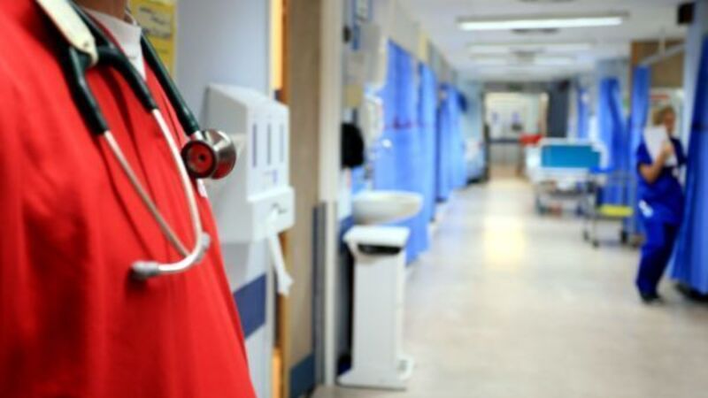Hospital overcrowding: 421 people waiting for beds Hospital overcrowding: 421 people waiting for beds