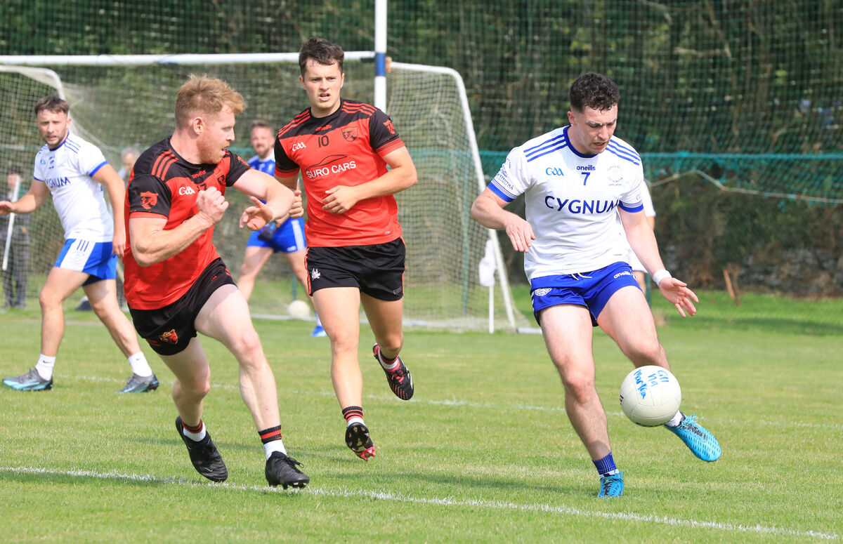 Cill na Martra's Cianie Ó Fóirréidh clears the ball out of defence during the McCarthy Insurance Group SAFC match against Béal Átha'n Ghaorthaidh. Picture: David Creedon Cill na Martra's Cianie Ó Fóirréidh clears the ball out of defence during the McCarthy Insurance Group SAFC match against Béal Átha'n Ghaorthaidh. Picture: David Creedon