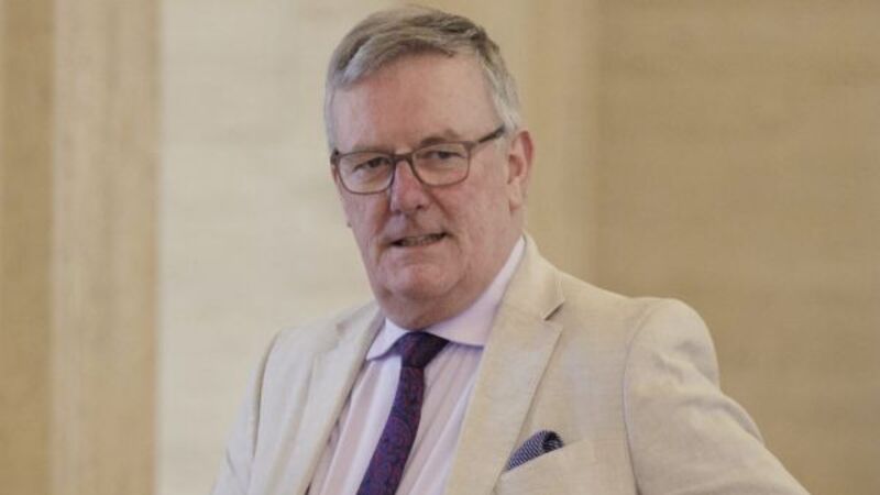 Butler backs Nesbitt to return as Ulster Unionist Party leader Butler backs Nesbitt to return as Ulster Unionist Party leader