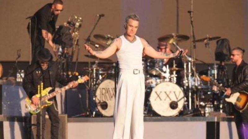 Robbie Williams interviewed in BBC boy band documentary from Louis Theroux Robbie Williams interviewed in BBC boy band documentary from Louis Theroux