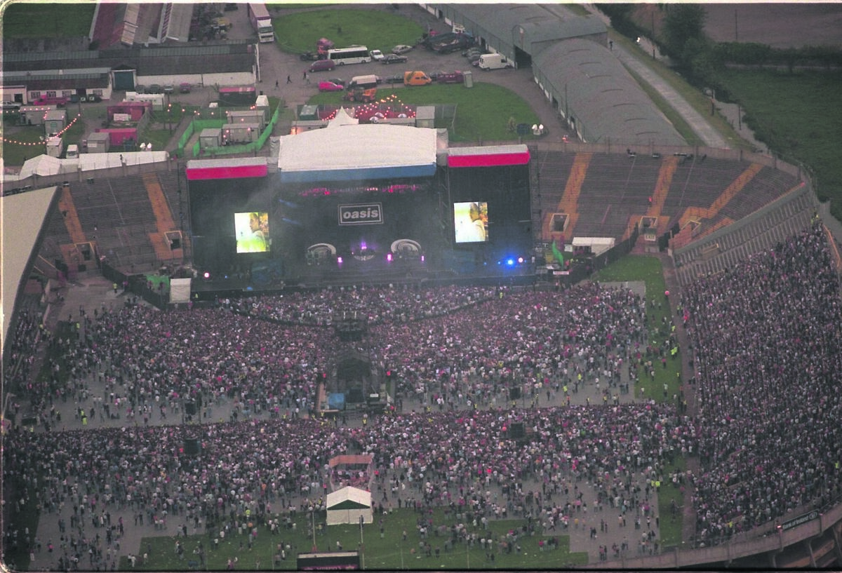 Fans begin to gather early for Oasis’ Cork concert at Páirc Uí Chaoimh, which took place this month back in 1996 . 	Picture: Richard Mills
                    