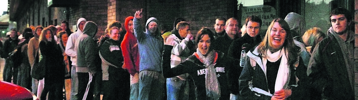 How we used to do it: Fans queuing for Oasis tickets at Merchant's Quay in 2008. Picture: Denis Scannell