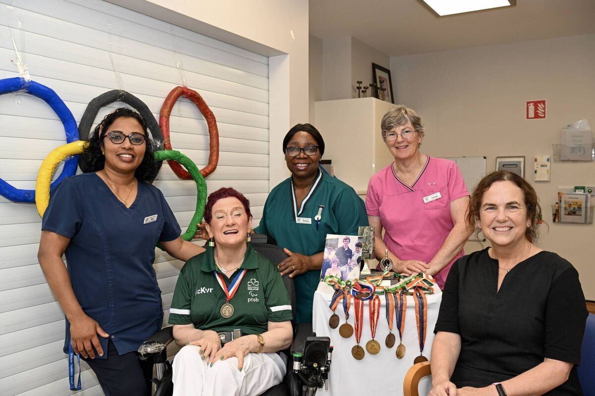 Monica is pictured with, from left: HSE Farranlea CNU staff Mini David, Victoria Ogunjemilusi, Carmel O'Sullivan and Rosemary Murphy. Pic: Brian Lougheed