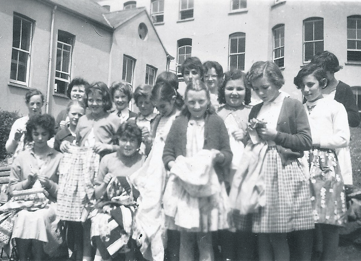 A sewing class at St Angela’s in 1960. Throwback Thursday reader Eileen Barry started at the school on Patrick’s Hill in Cork city in 1959. A sewing class at St Angela’s in 1960. Throwback Thursday reader Eileen Barry started at the school on Patrick’s Hill in Cork city in 1959.