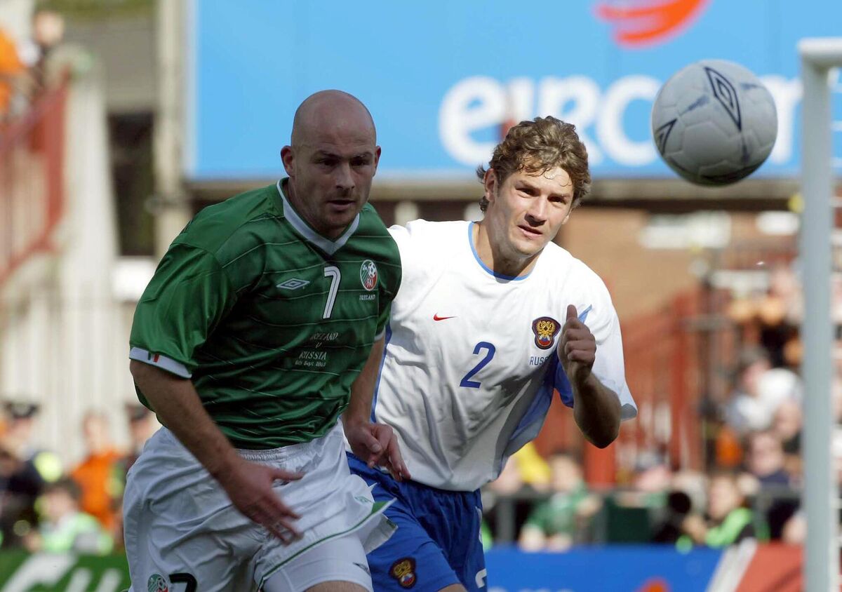 Ireland's Lee Carsley breaks from Russia's Dmitry Sennikov during a European Championships qualifier in 2003. Picture: INPHO/Lorraine O'Sullivan
