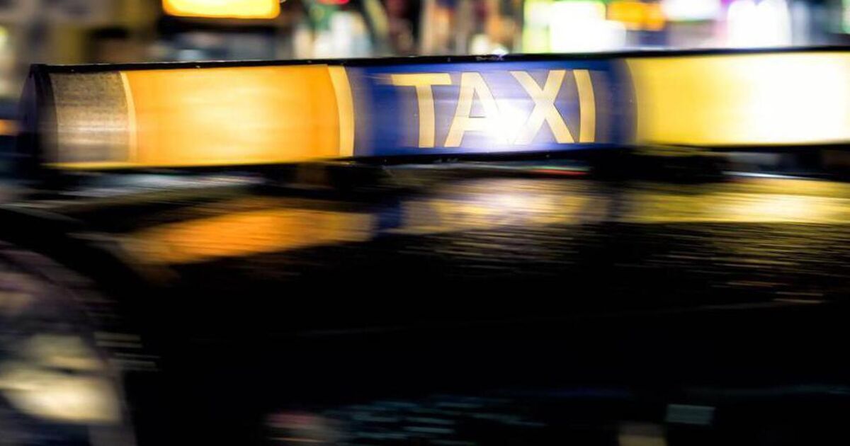 42年間タクシー業界に携わってきたコークの運転手が、カード支払いを拒否したために免許取り消しになったことに異議を申し立てる