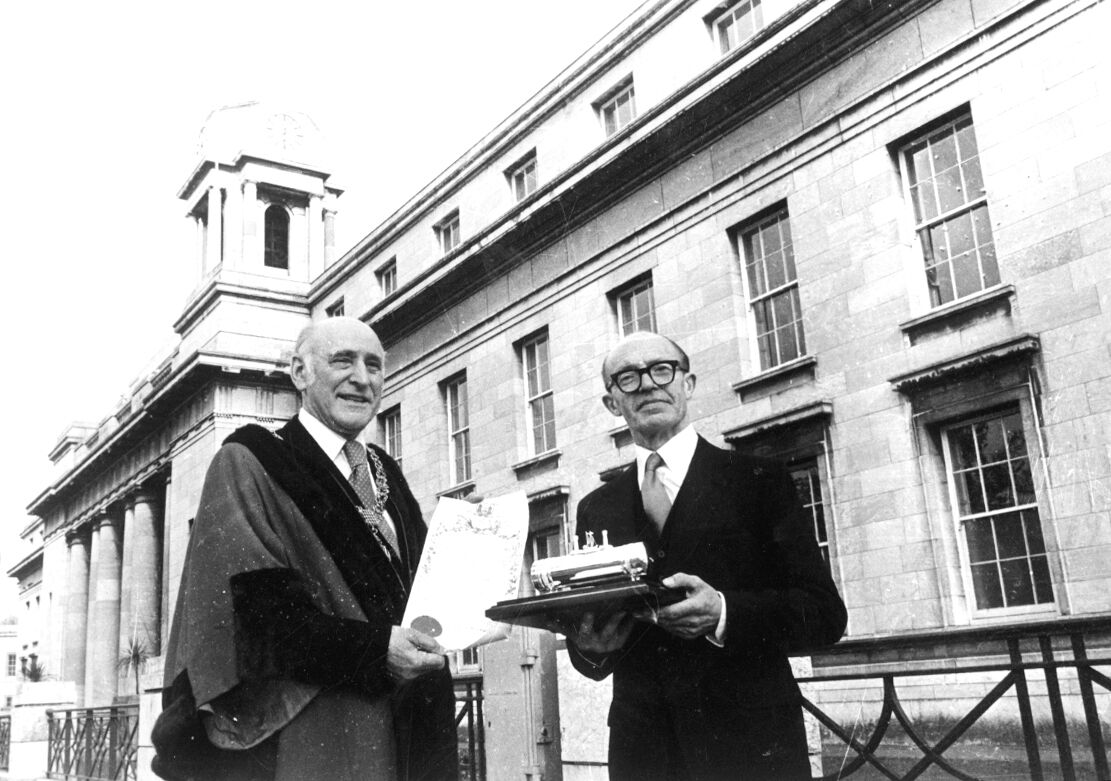 Dr Aloys Fleishman receiving the Freedom of Cork City from then lord mayor Gerald Goldberg. Dr Aloys Fleishman receiving the Freedom of Cork City from then lord mayor Gerald Goldberg.