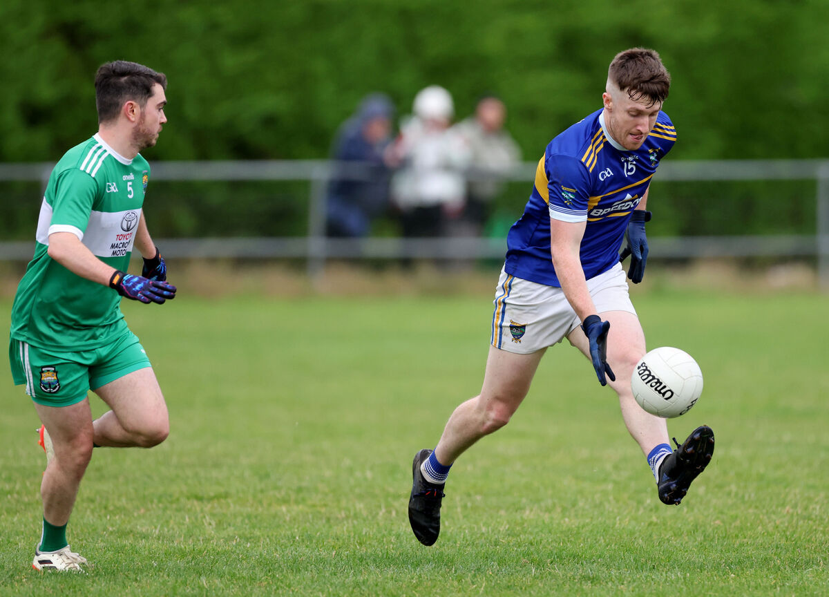 Johnny Murphy, Macroom, tracking Kieran Twomey, Kilshannig. Picture: Jim Coughlan. Johnny Murphy, Macroom, tracking Kieran Twomey, Kilshannig. Picture: Jim Coughlan.