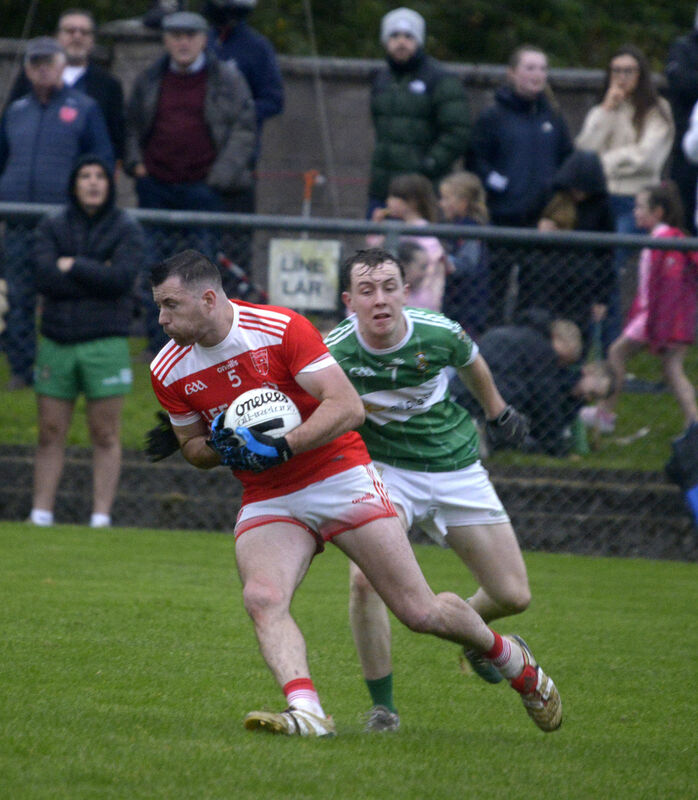 Iveleary's Kevin Manning in action against Aghabullogue. Picture: Denis Boyle Iveleary's Kevin Manning in action against Aghabullogue. Picture: Denis Boyle