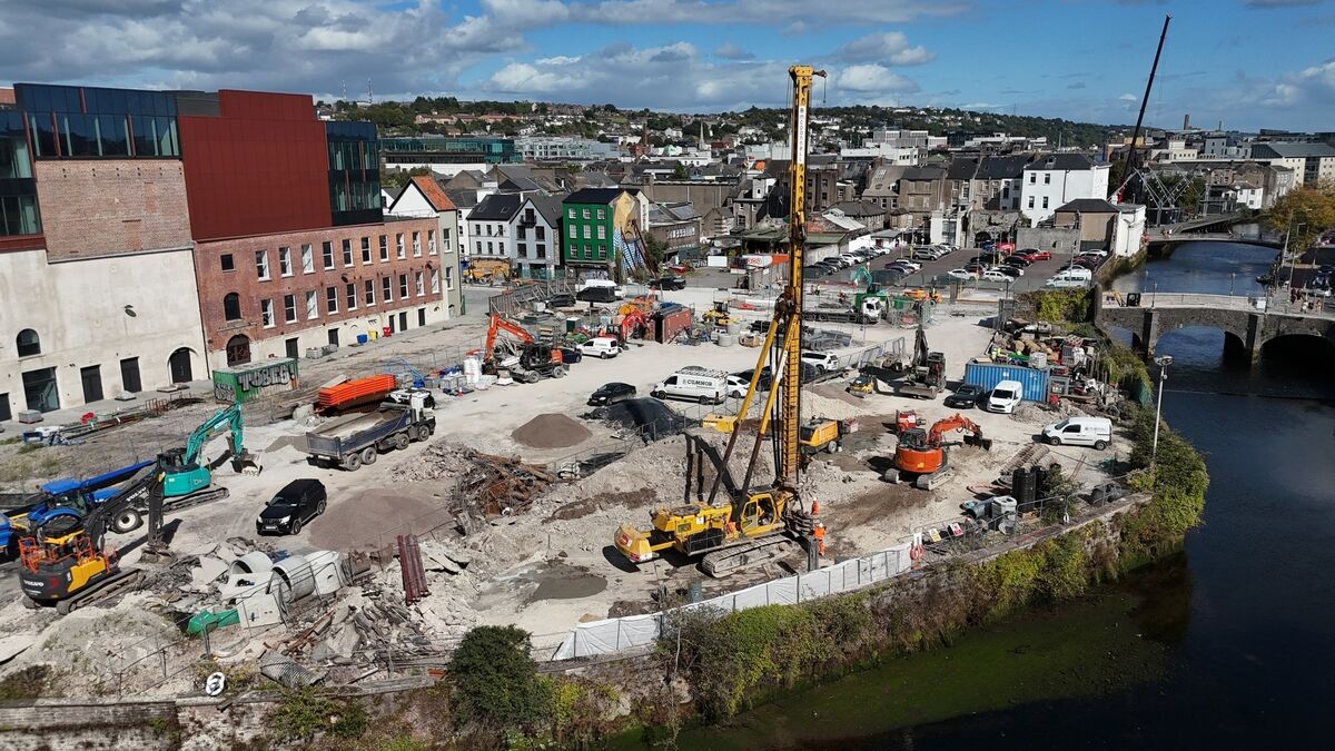 Tánaiste says legal issues behind Cork Event Centre delay