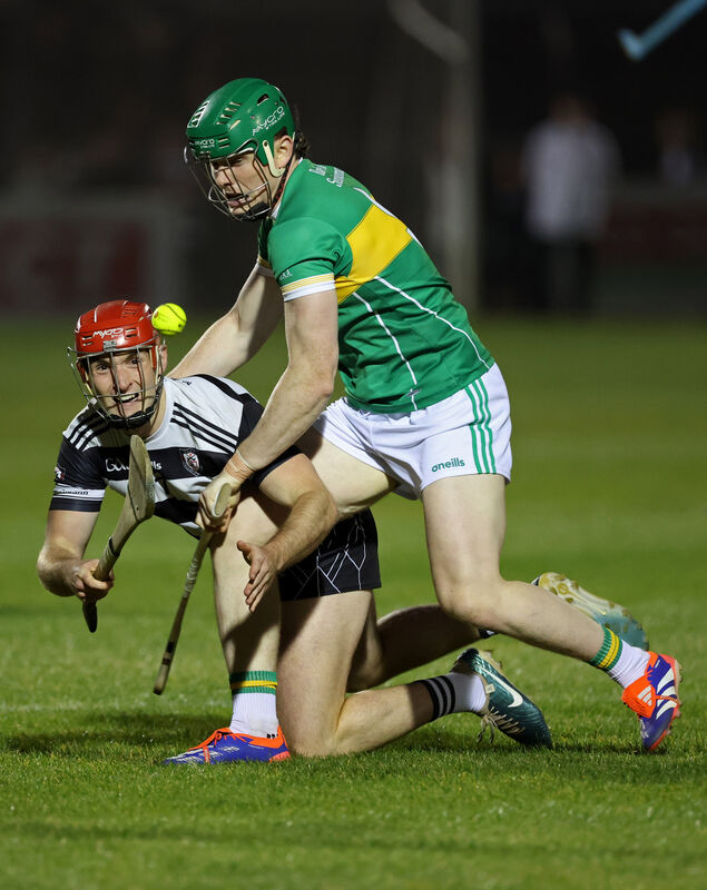  Eoin Moloney, Midleton, under pressure from Cormac O'Brien, Newtownshandrum. Picture: Jim Coughlan.