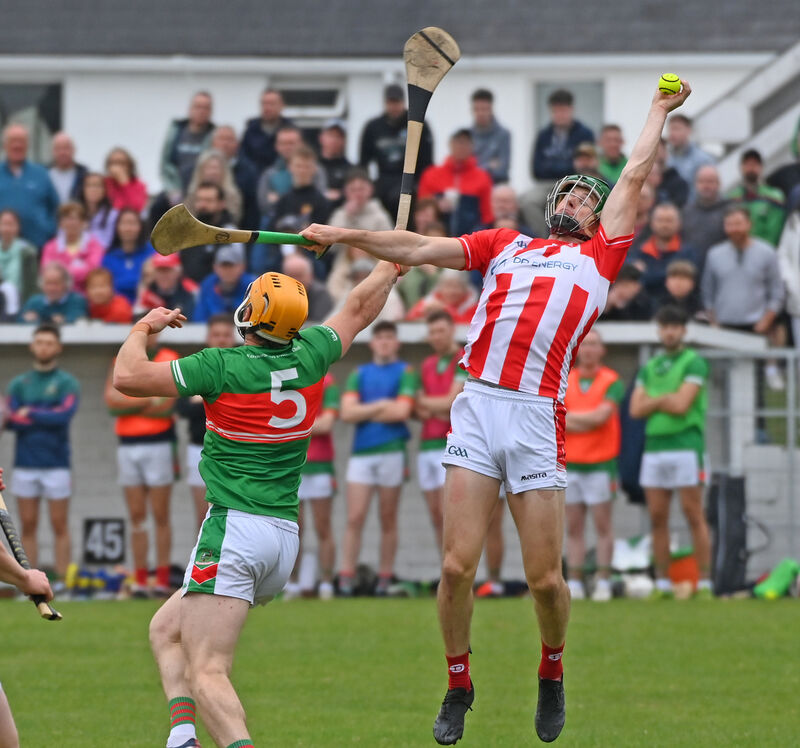 Séamus Harnedy of Imokilly reaches highest to claim the sliothar. Picture:Eddie O'Hare Séamus Harnedy of Imokilly reaches highest to claim the sliothar. Picture:Eddie O'Hare